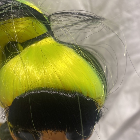 LOL Surprise OMG Remix Rock Bhad Gurl Fashion Doll 9” - Picture 4 of 11